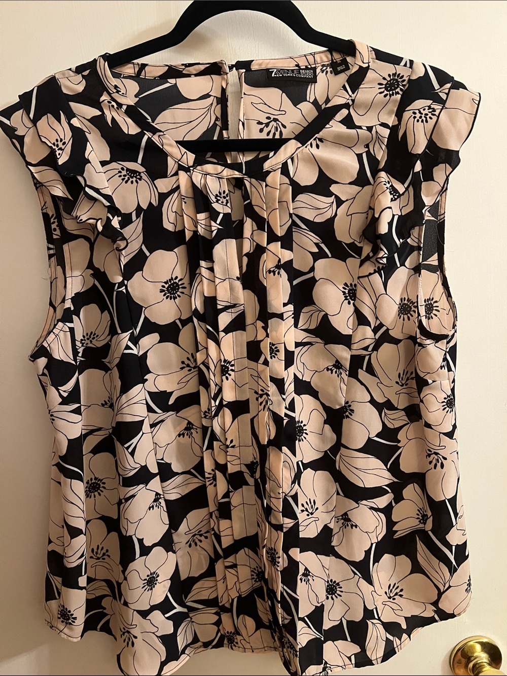 7th Avenue New York & Company Sleeveless Floral Blouse in Black & Cream